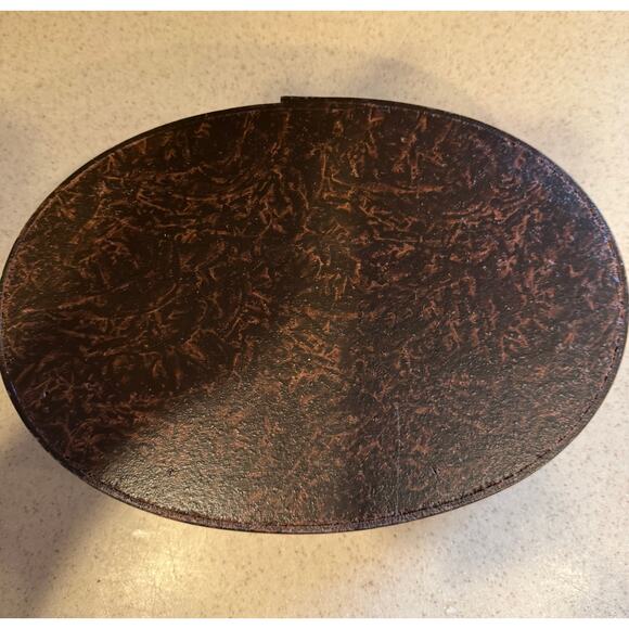 Cheese box with pattern Apple Tree Cottage by Betty Caithness painted 1996 - Picture 6 of 9